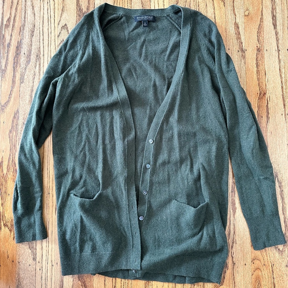 Banana republic forest green cardigan